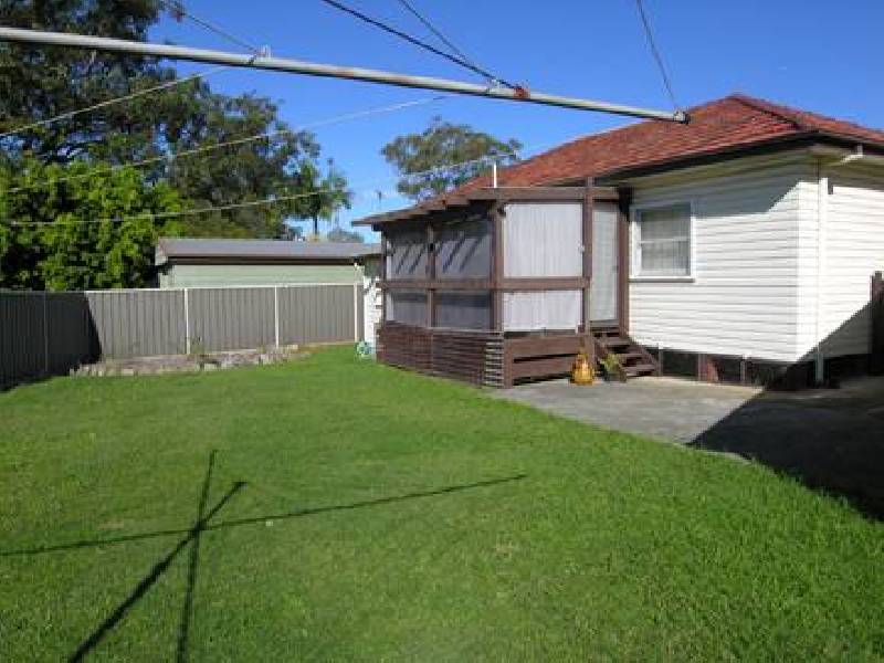 1 Queanbeyan Avenue, Miranda NSW 2228