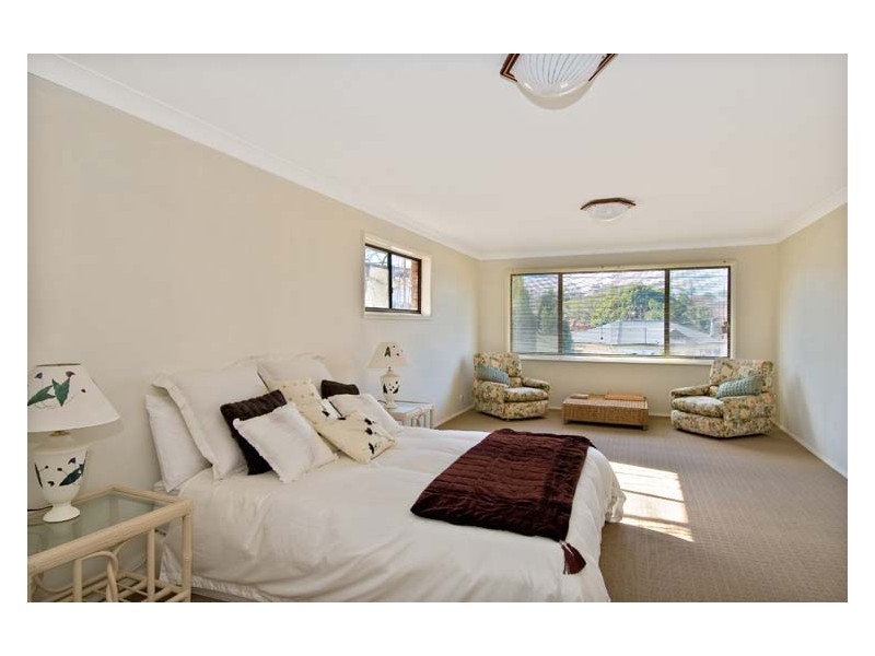 12 Jingara Place, Sylvania NSW 2224