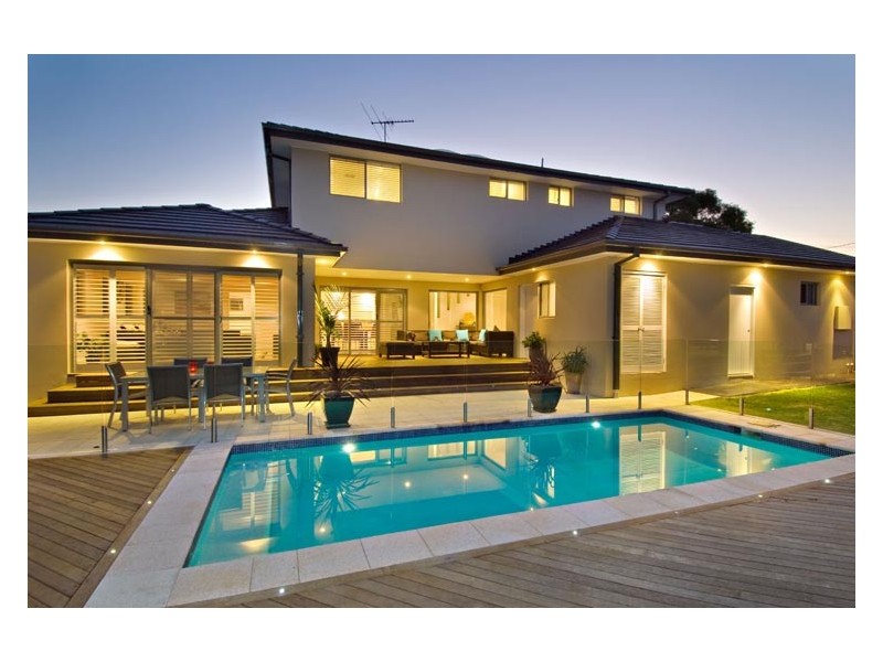 8 Seine Place, Miranda NSW 2228