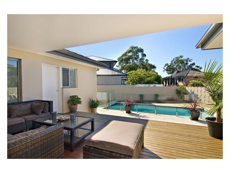 8 Seine Place, Miranda NSW 2228