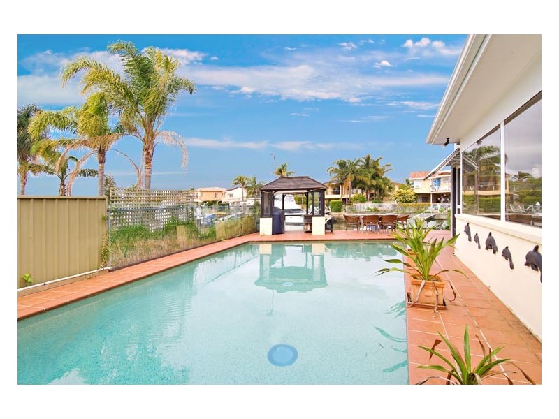 4 Bogan Ave, Sylvania Waters NSW 2224