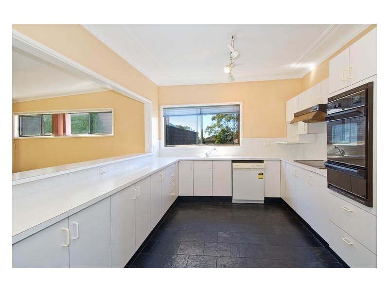 9 Canberra Road, Sylvania NSW 2224