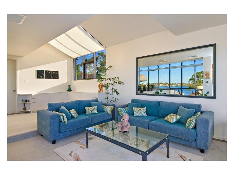 9 Belgrave Esplanade, Sylvania NSW 2224