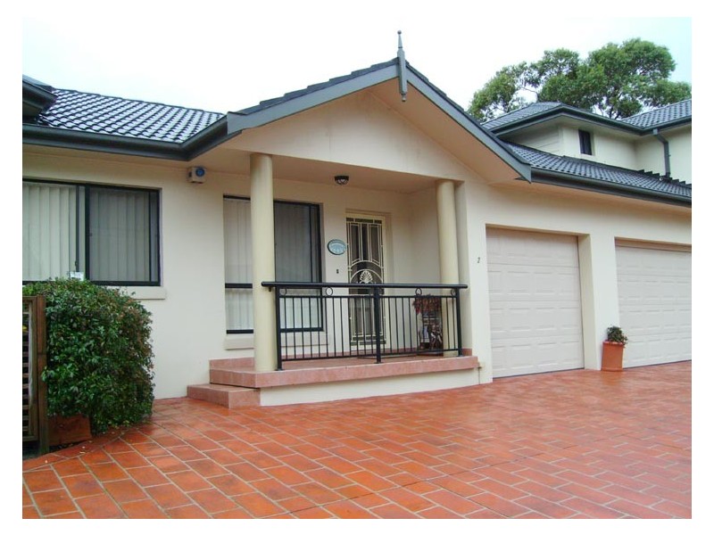 2/11 Endeavour  St, Sylvania NSW 2224