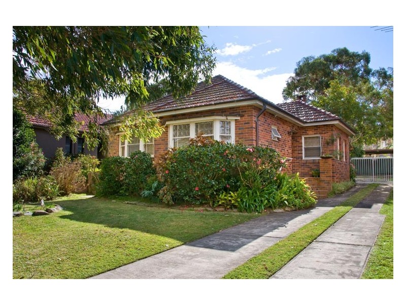 9 Cross Rd, Burraneer NSW 2230