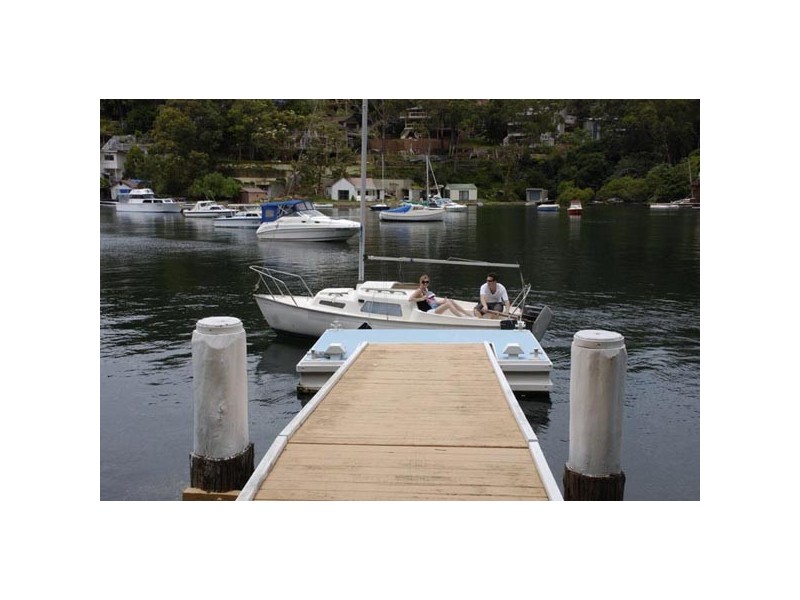 105B  Bunarba Rd, Gymea Bay NSW 2227