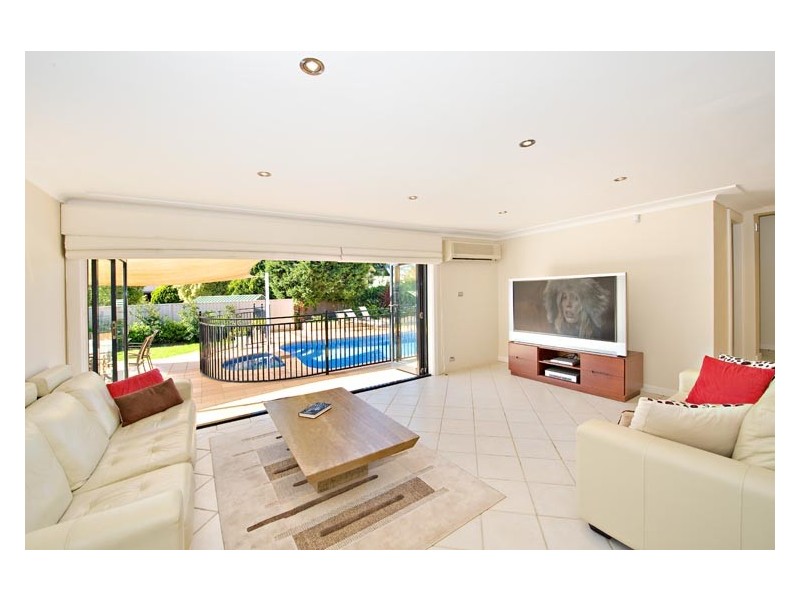 25 Essington Cres, Sylvania NSW 2224