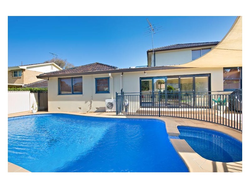 25 Essington Cres, Sylvania NSW 2224