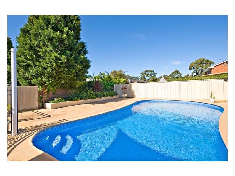 25 Essington Cres, Sylvania NSW 2224