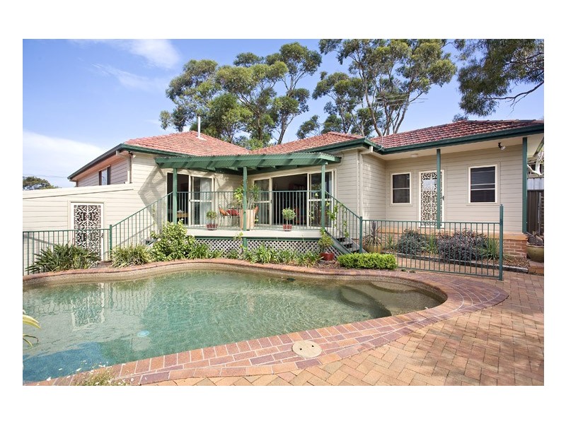 77 Old Taren Point Rd, Taren Point NSW 2229