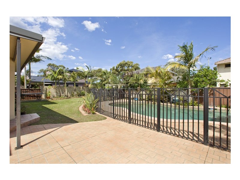 2 Cordeaux Cres, Sylvania Waters NSW 2224