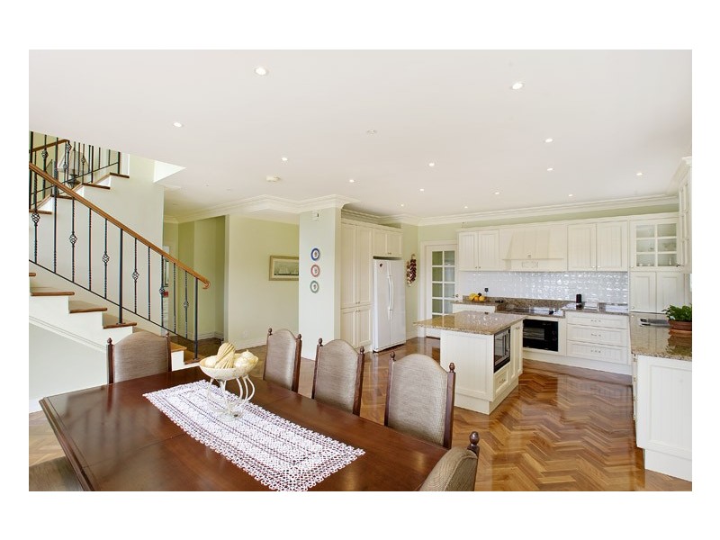 16A Beauford Ave, Caringbah NSW 2229