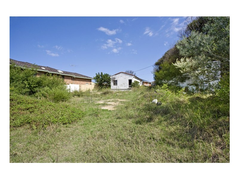 2 Woodlands Rd, Taren Point NSW 2229