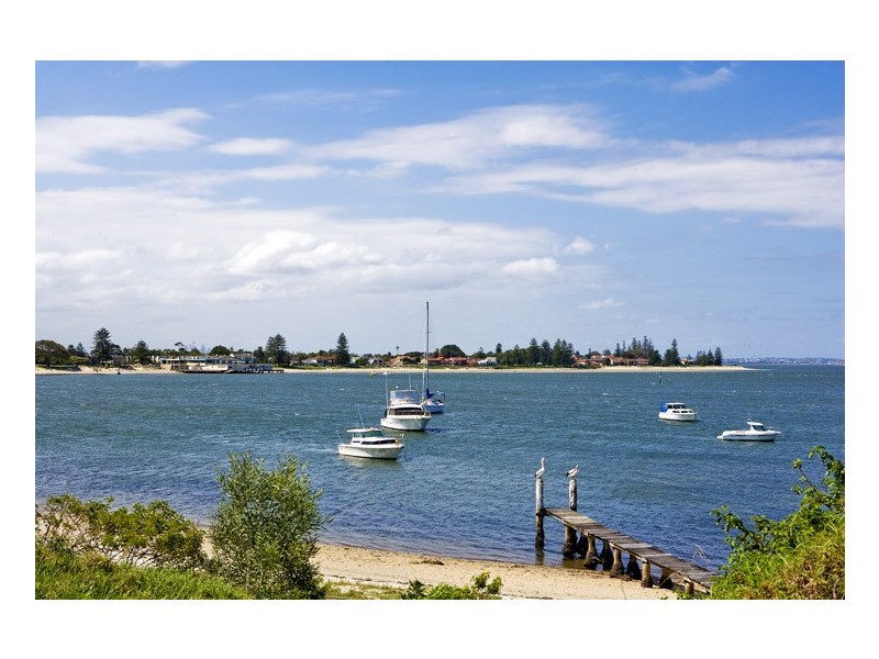 2 Woodlands Rd, Taren Point NSW 2229