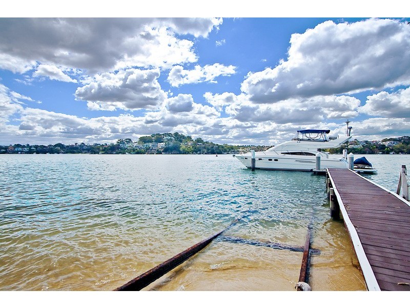 11 Boorroo St, Kangaroo Point NSW 2224