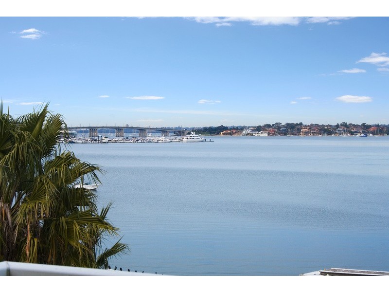 2 Beach St, Blakehurst NSW 2221