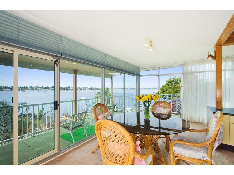 2 Beach St, Blakehurst NSW 2221