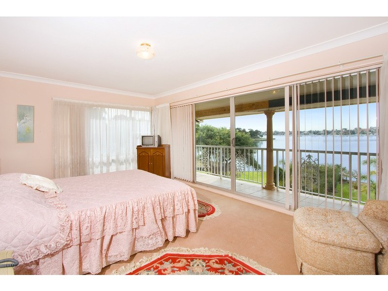 2 Beach St, Blakehurst NSW 2221