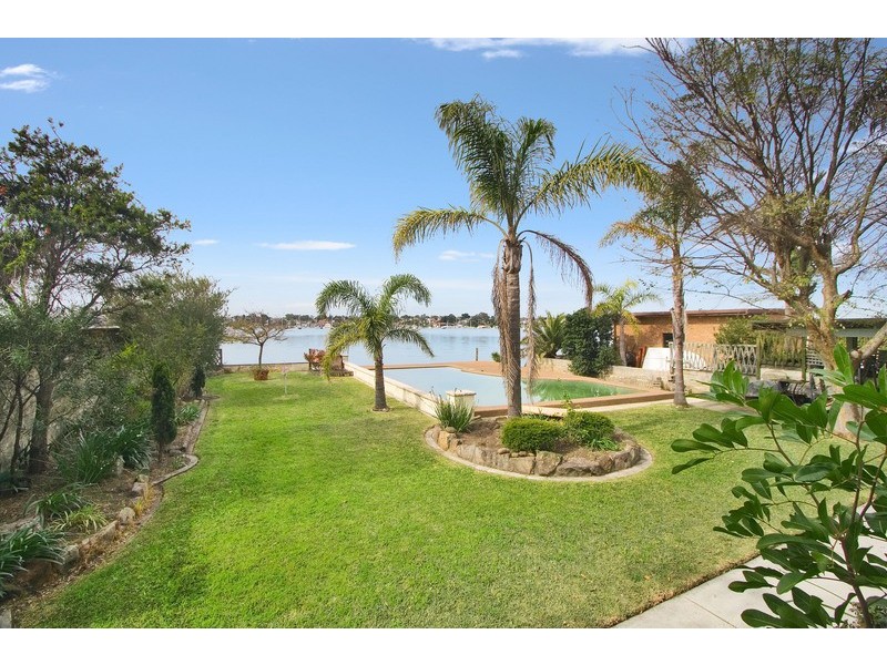 2 Beach St, Blakehurst NSW 2221