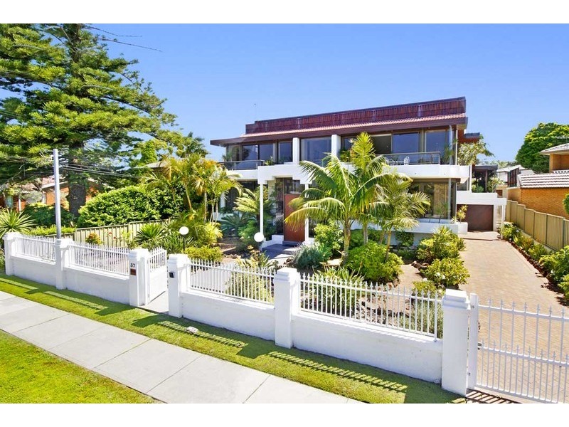 37 Belgrave Esp, Sylvania NSW 2224