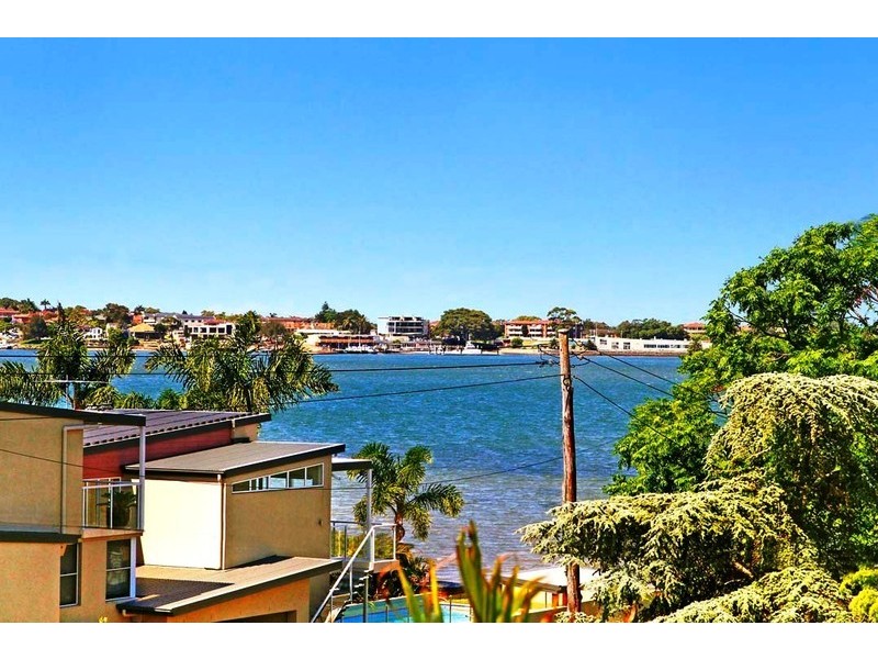 37 Belgrave Esp, Sylvania NSW 2224