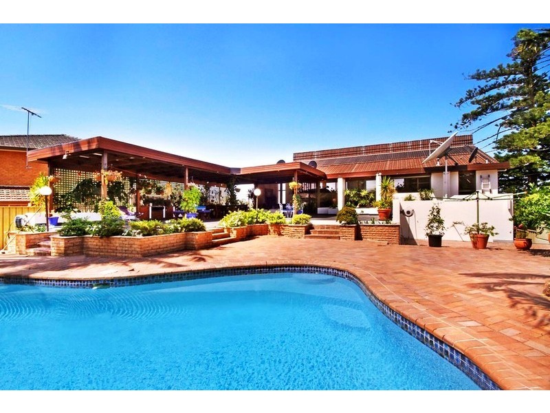 37 Belgrave Esp, Sylvania NSW 2224