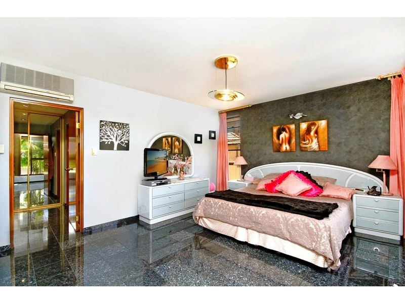 37 Belgrave Esp, Sylvania NSW 2224