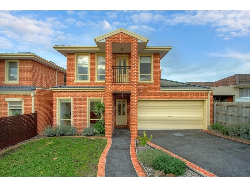 16 Somerset Drive, Dandenong North VIC 3175