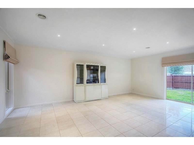 16 Somerset Drive, Dandenong North VIC 3175