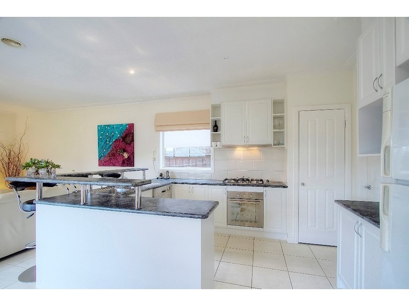 16 Somerset Drive, Dandenong North VIC 3175