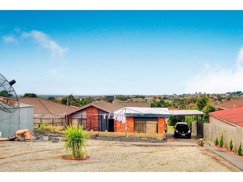 125 Gleneagles Drive, Endeavour Hills VIC 3802