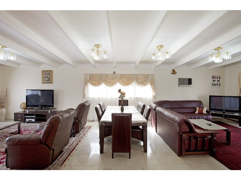 39 John Edgcumbe Way, Endeavour Hills VIC 3802