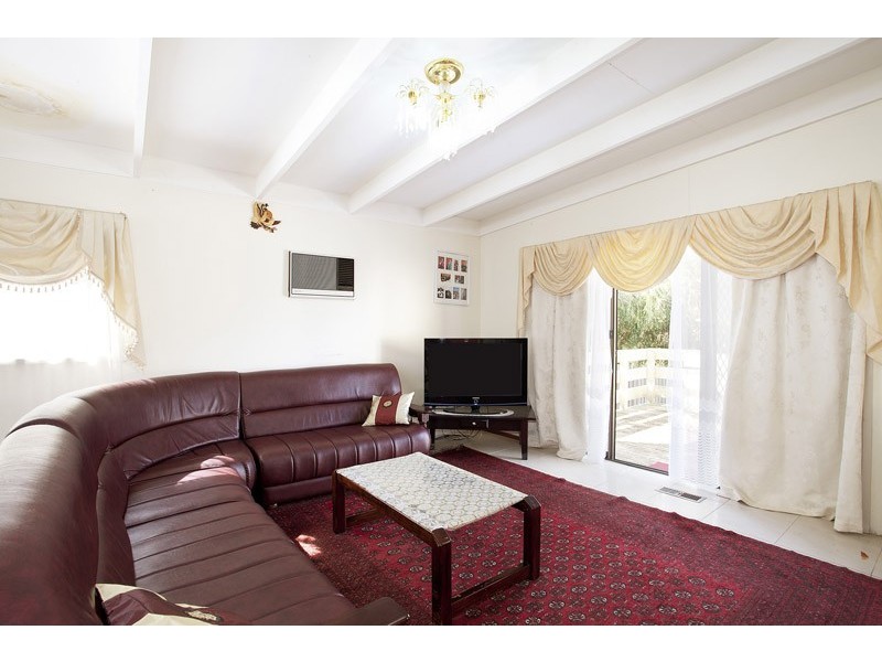 39 John Edgcumbe Way, Endeavour Hills VIC 3802