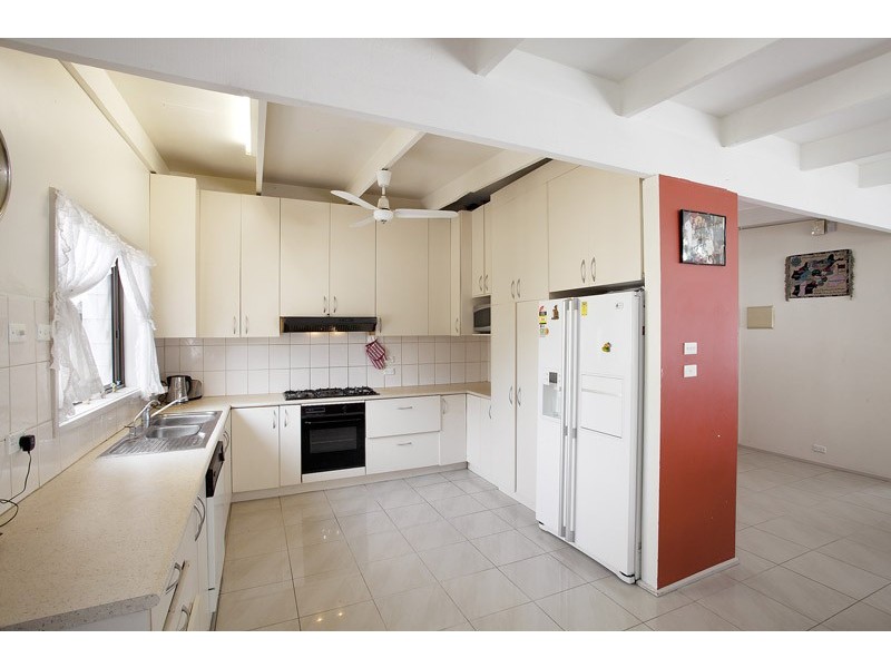 39 John Edgcumbe Way, Endeavour Hills VIC 3802