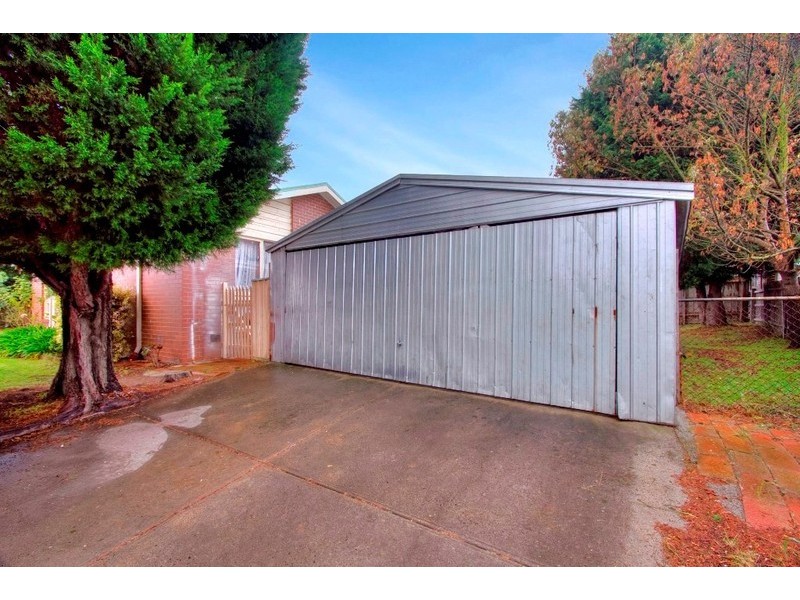 19 Bittern Drive, Endeavour Hills VIC 3802