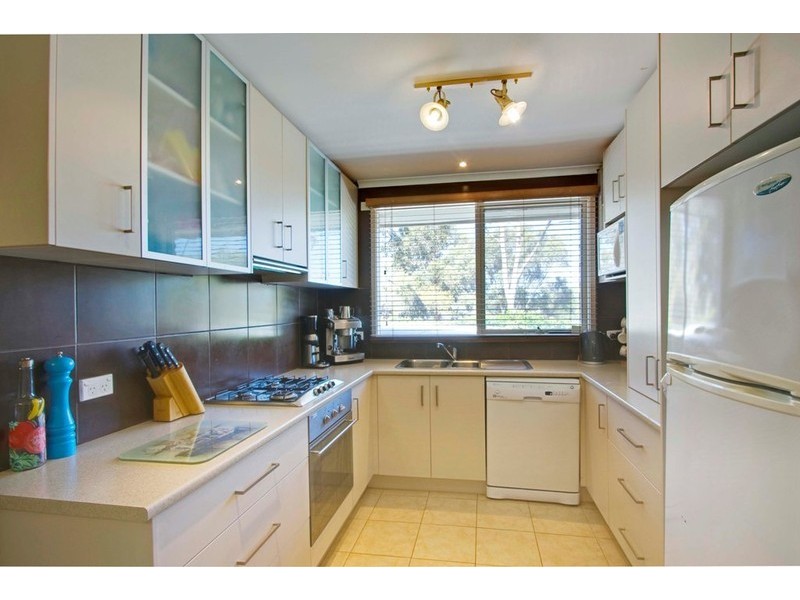 11 Briarhurst Avenue, Dandenong North VIC 3175