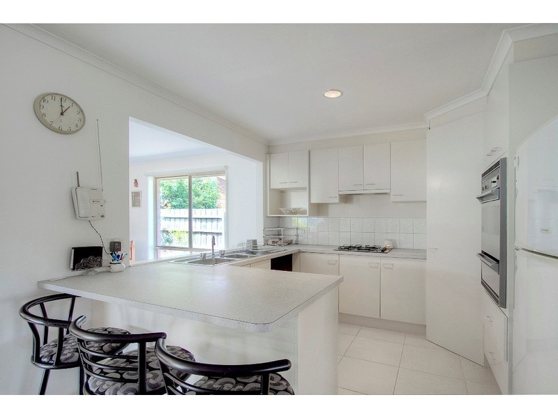 2 Lemont Street, Endeavour Hills VIC 3802