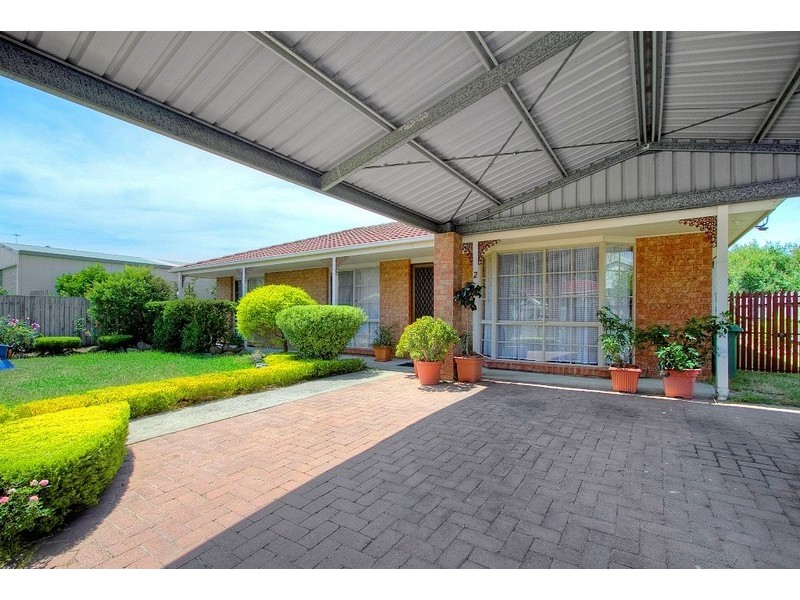 2 Lemont Street, Endeavour Hills VIC 3802