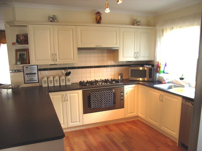 9 Lancefield Court, Endeavour Hills VIC 3802