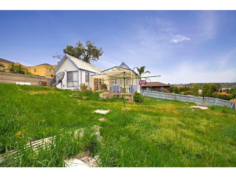 38 John Hunter Drive, Endeavour Hills VIC 3802
