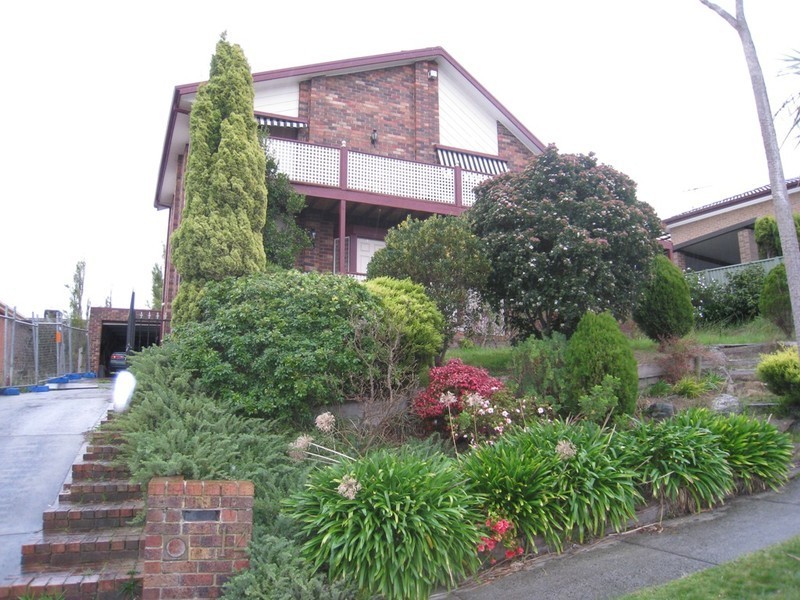 14 John Edgcumbe Way, Endeavour Hills VIC 3802