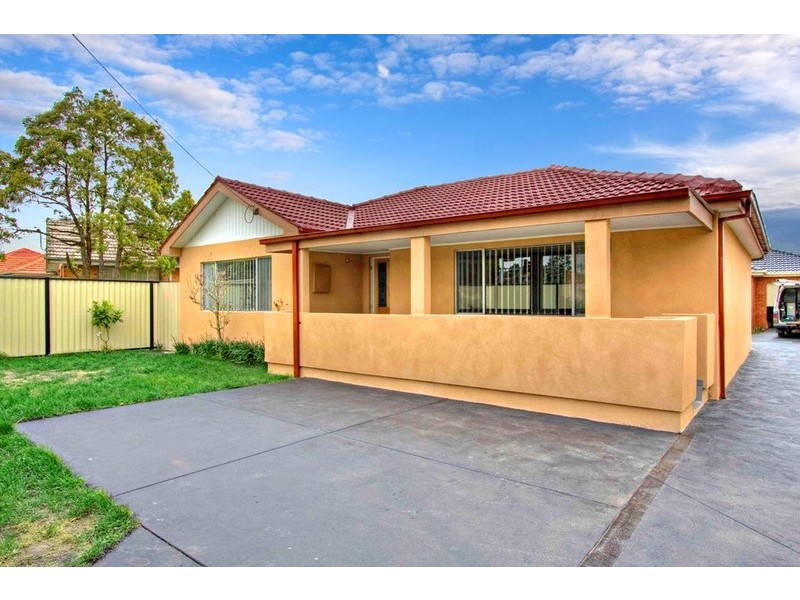 Unit 1/227 Gladstone Road, Dandenong North VIC 3175