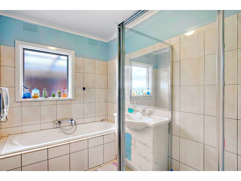 Unit 1/227 Gladstone Road, Dandenong North VIC 3175