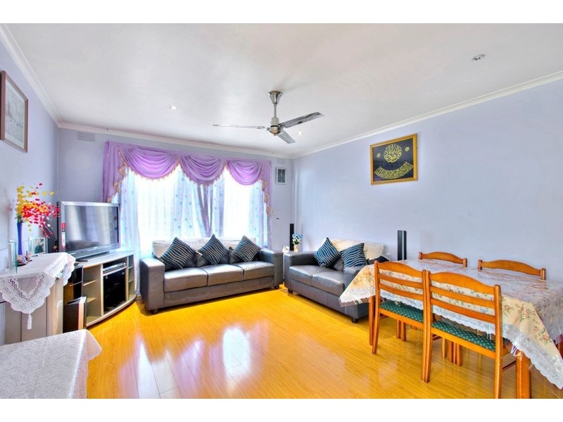 Unit 2/147 Gladstone Road, Dandenong North VIC 3175