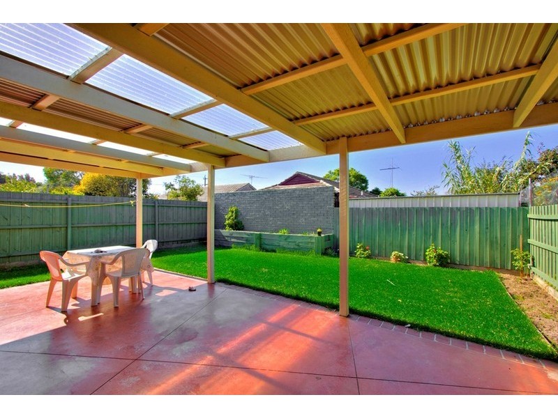 Unit 2/147 Gladstone Road, Dandenong North VIC 3175