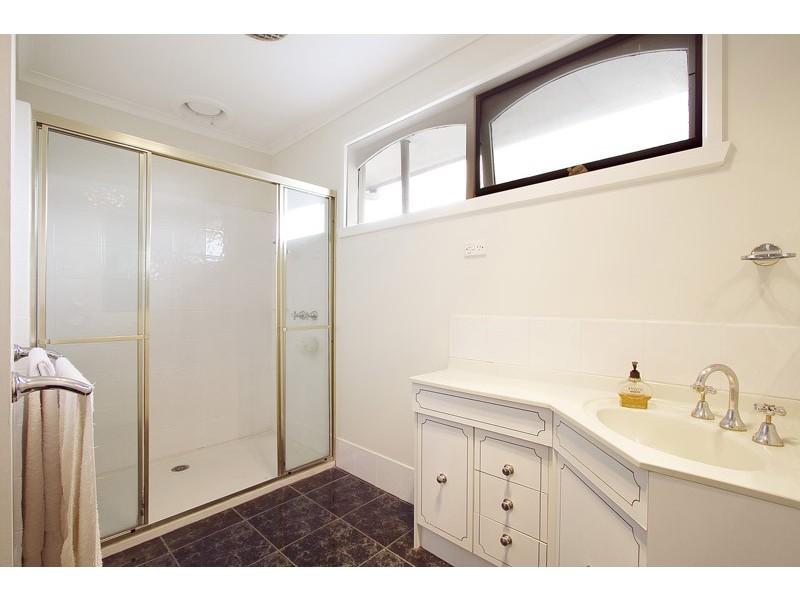 89 James Cook Drive, Endeavour Hills VIC 3802