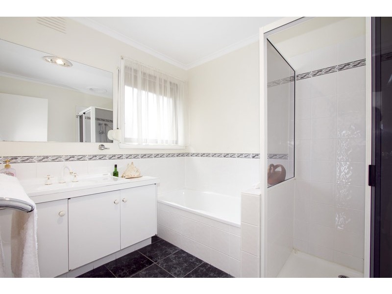 89 James Cook Drive, Endeavour Hills VIC 3802