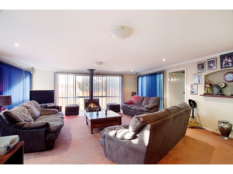 8 Dotterel Close, Doveton VIC 3177