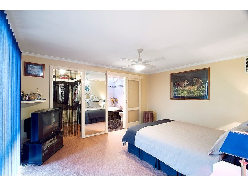 8 Dotterel Close, Doveton VIC 3177