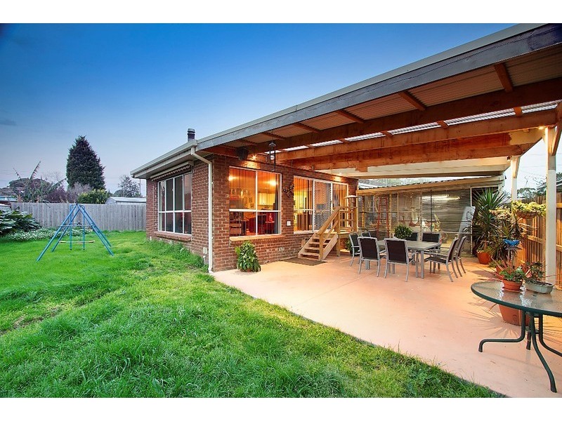 8 Dotterel Close, Doveton VIC 3177
